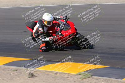 media/Oct-08-2022-SoCal Trackdays (Sat) [[1fc3beec89]]/Turn 7 Inside (145pm)/